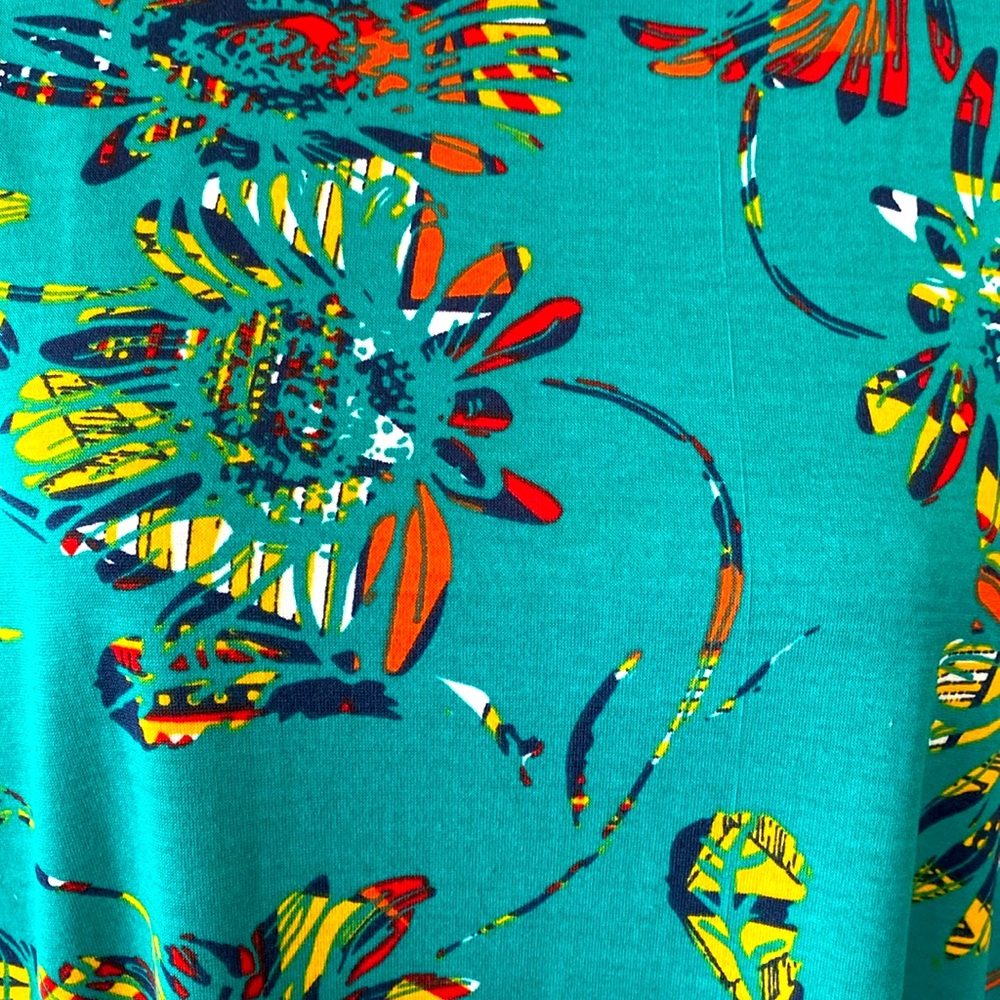 LuLaRoe “IRMA” HIGH-LOW TUNIC OVERSIZED TOP SIZE SMALL 🌟NWT🌟 - Picture 3 of 11